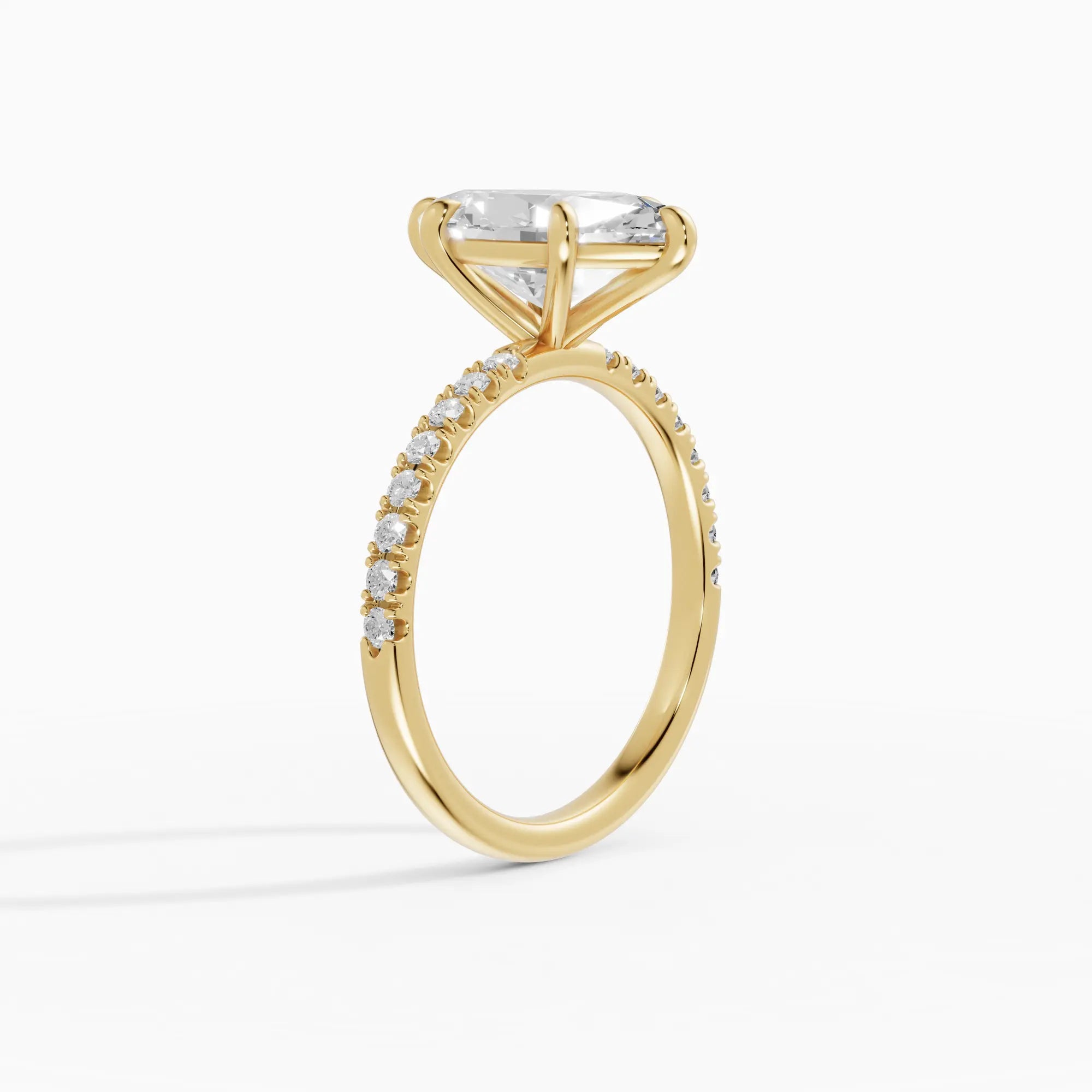 Anillo solitario corte marquesa medio pavé | Serenity