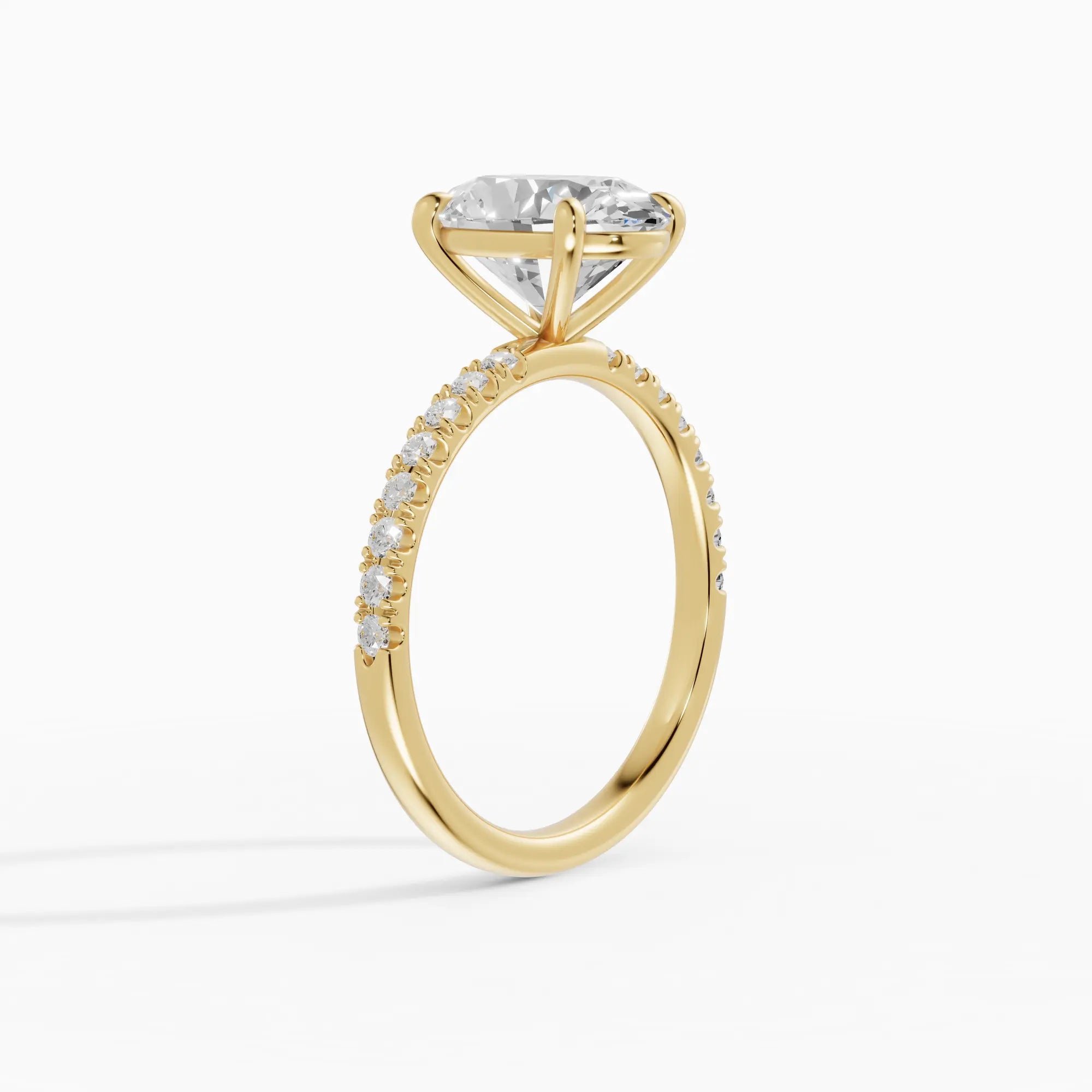Anillo solitario corte oval medio pavé | Brilliance