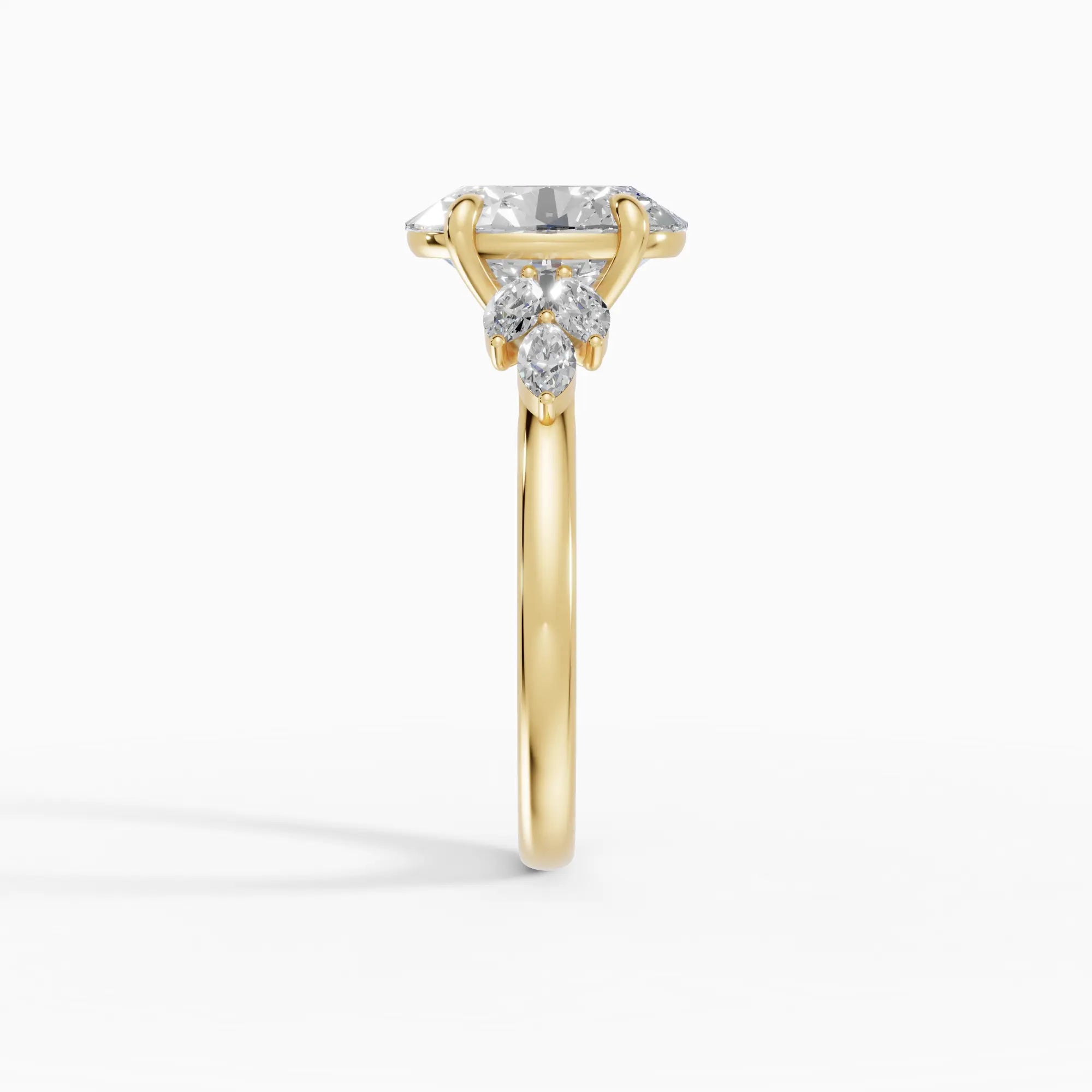 Anillo clúster oval | Valour